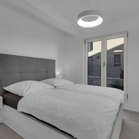 Apartman Delux With Private Pool - Makarska Exklusiv Tučepi Екстериор снимка