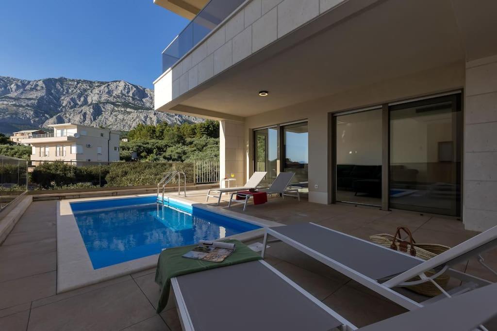 Apartman Delux With Private Pool - Makarska Exklusiv Tučepi Екстериор снимка