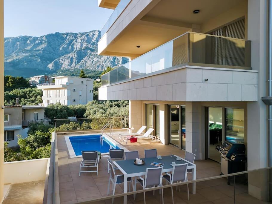 Apartman Delux With Private Pool - Makarska Exklusiv Tučepi Екстериор снимка