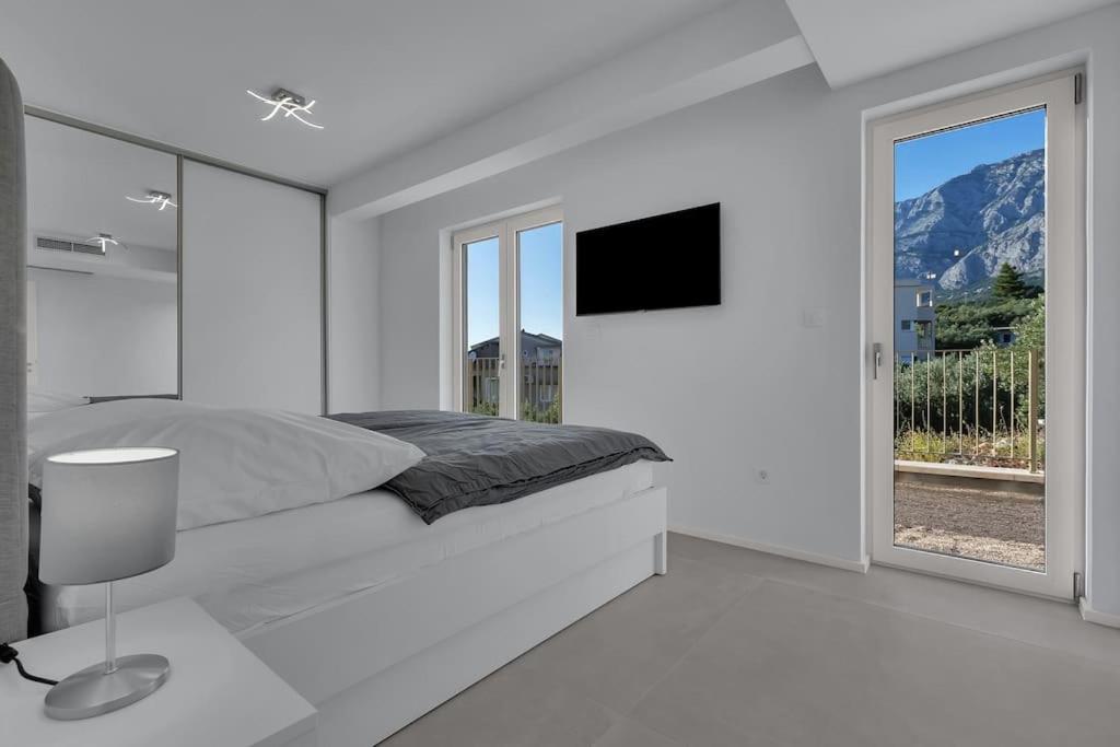 Apartman Delux With Private Pool - Makarska Exklusiv Tučepi Екстериор снимка