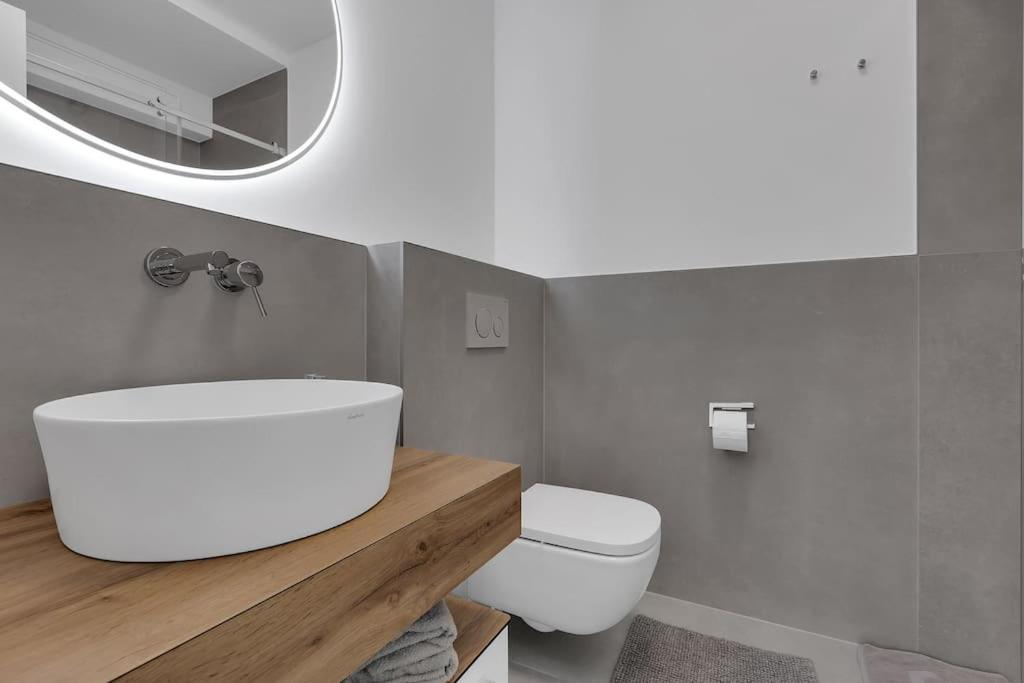Apartman Delux With Private Pool - Makarska Exklusiv Tučepi Екстериор снимка