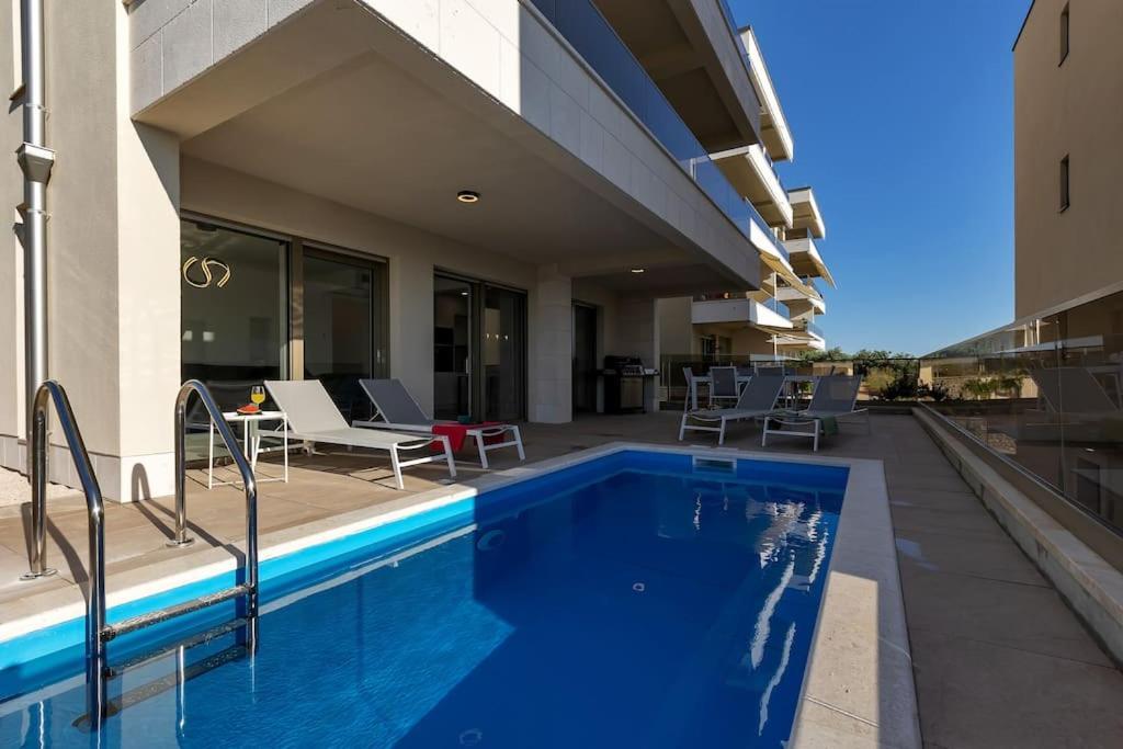 Apartman Delux With Private Pool - Makarska Exklusiv Tučepi Екстериор снимка