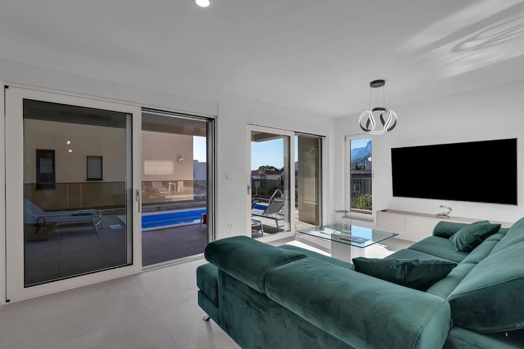 Apartman Delux With Private Pool - Makarska Exklusiv Tučepi Екстериор снимка